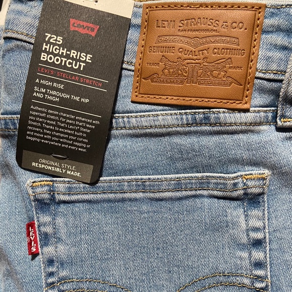 LEVI’S PREMIUM 725 HIGH RISE BOOTCUT WOMEN'S JEANS - Picture 11 of 11